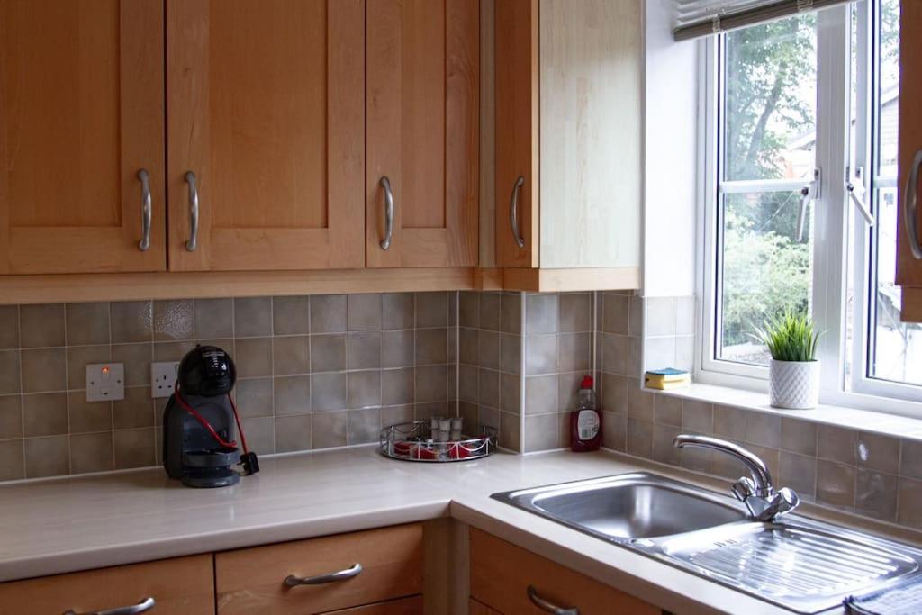 Spacious 2 Bedroom In Central Apartment Oxford