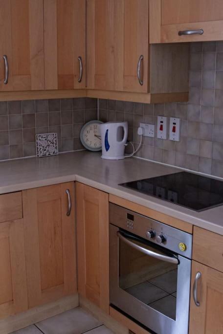 Apartment Spacious 2 Bedroom In Central *