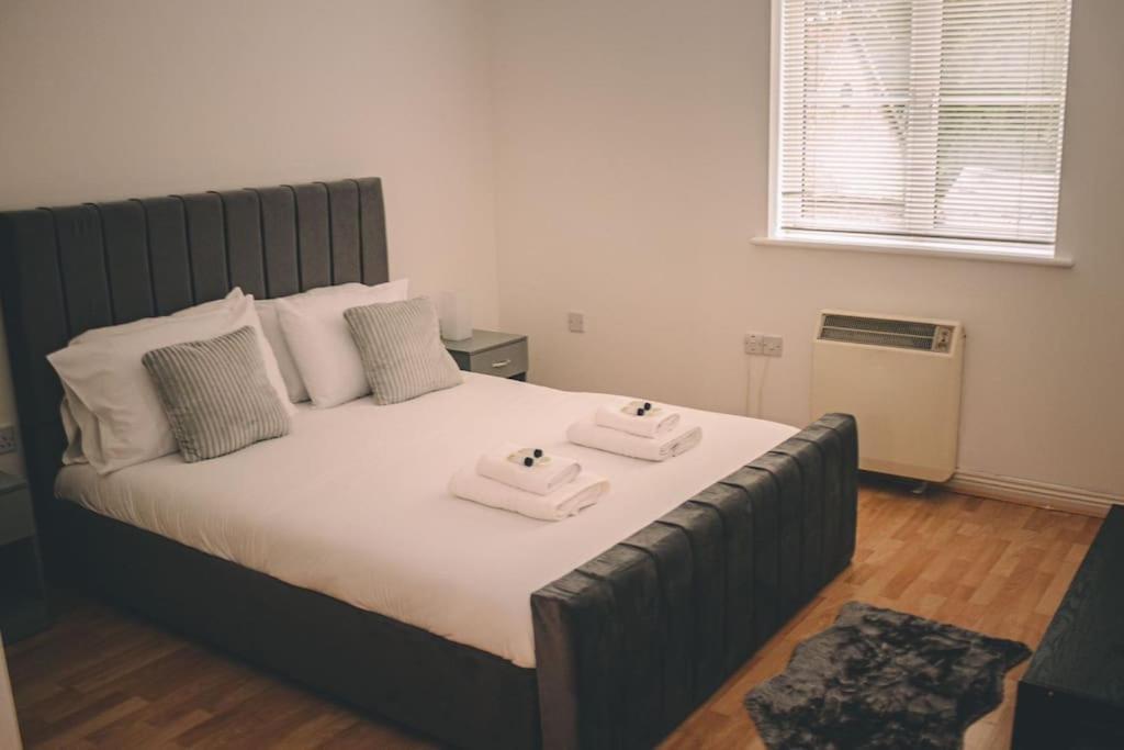 Spacious 2 Bedroom In Central Apartment